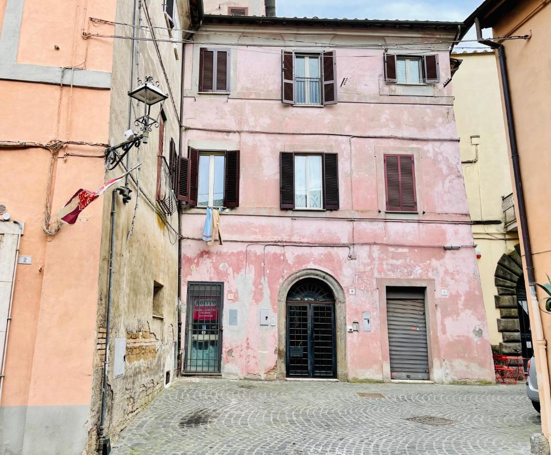 Nepi - Appartamento Centro Storico Duomo Exterior foto